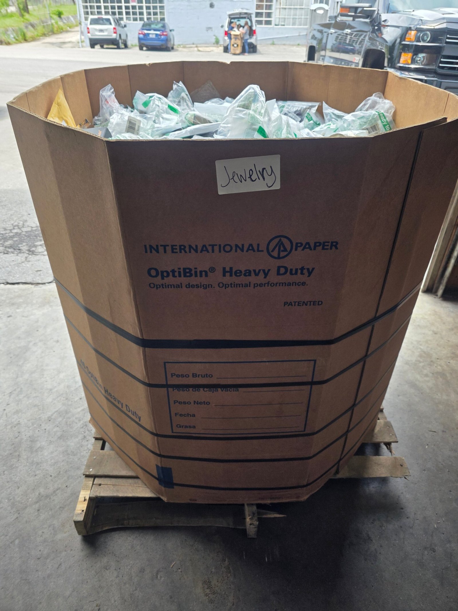 Amazon Jewelry Liquidation Pallet: Wholesale Fashion Jewelry Lot