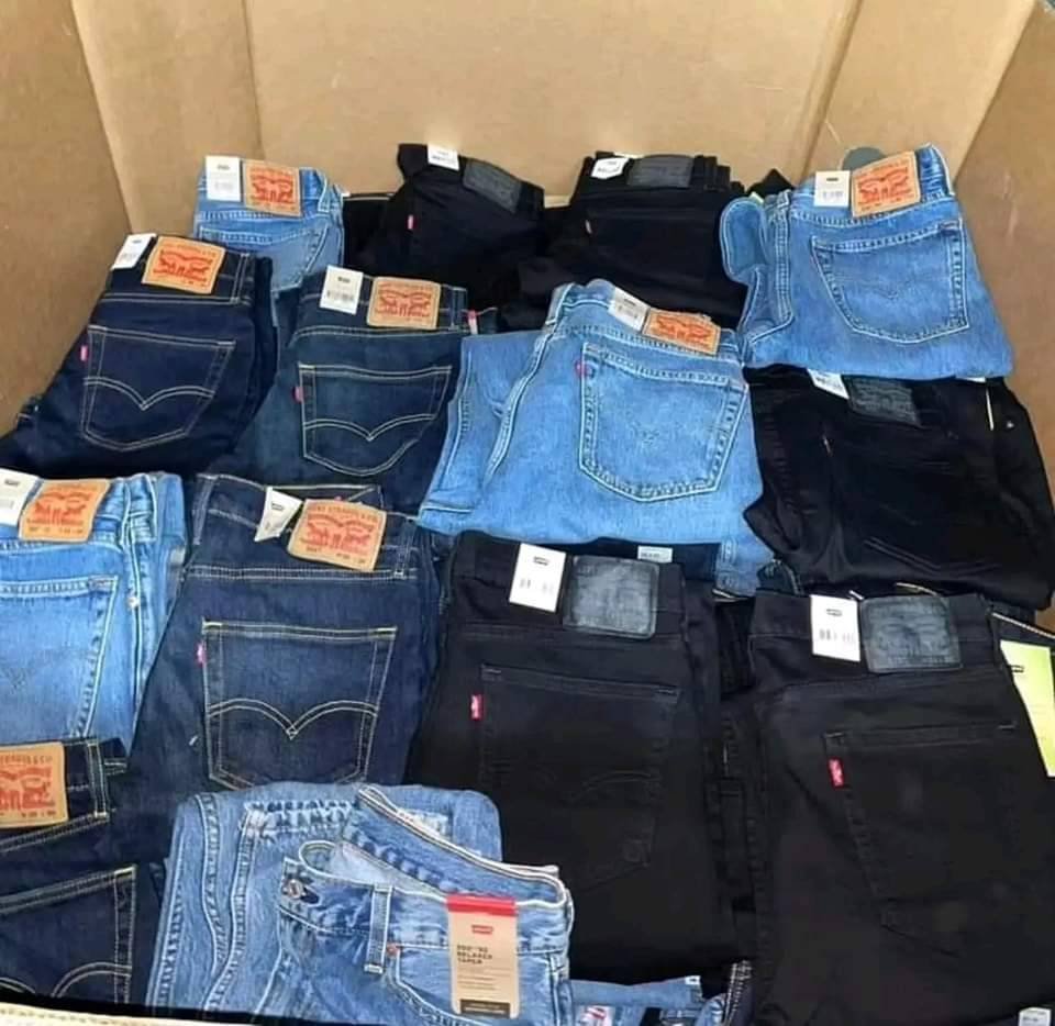Levi’s Wholesale Pallets: 200 Jeans