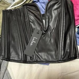 Lulus Apparel Pallets: 350 Pieces