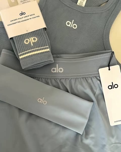 Alo Yoga Pallets