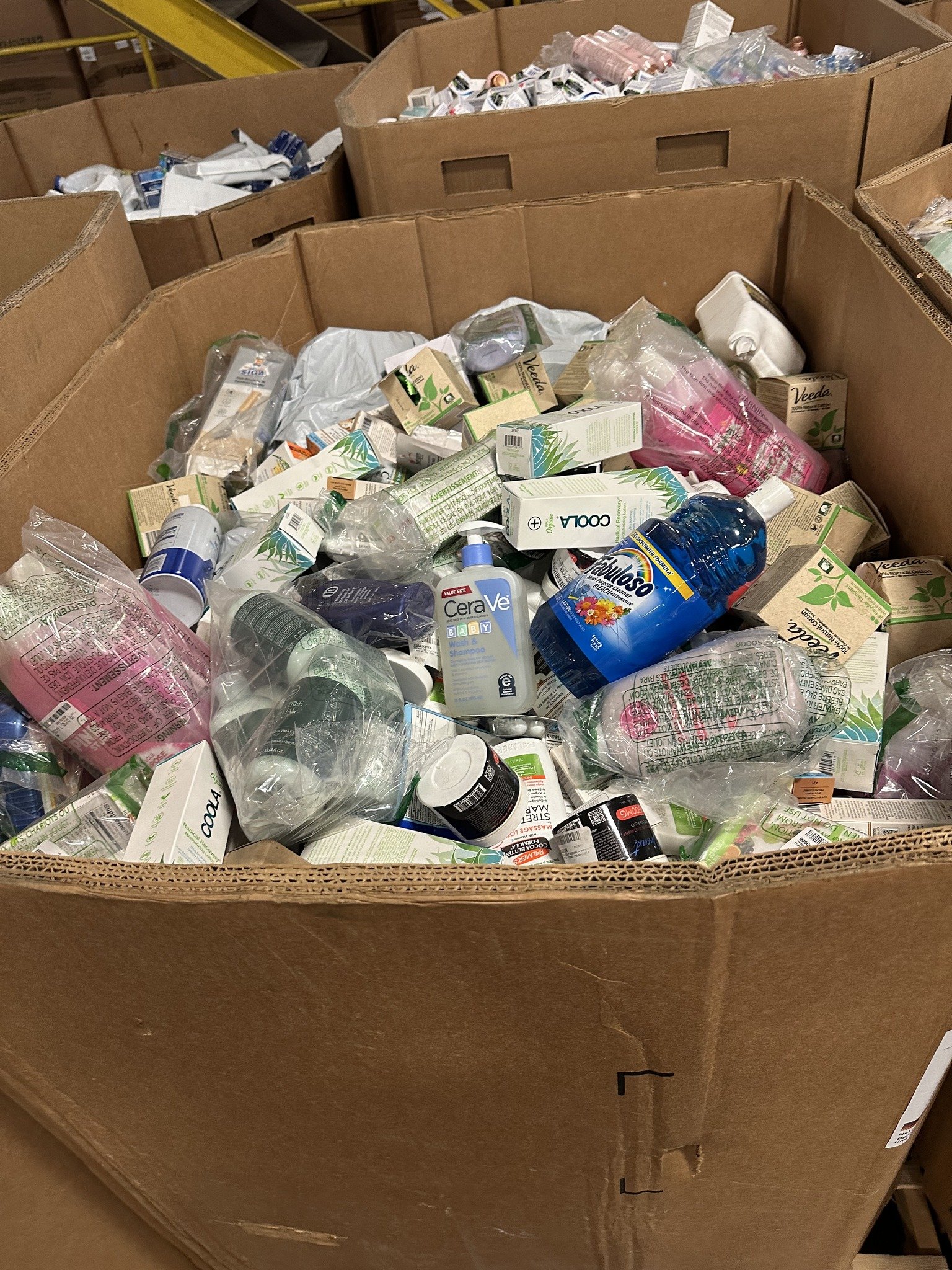 Amazon HBA Truckload: Wholesale Health & Beauty Load