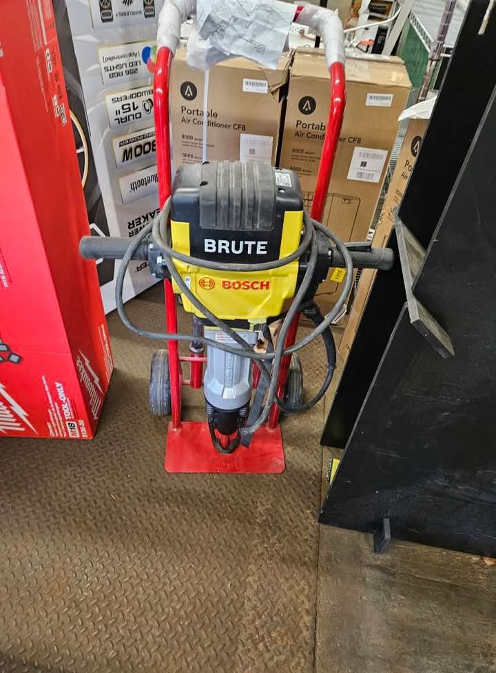Brute 15 Amp 1-1/8 in. Pallet