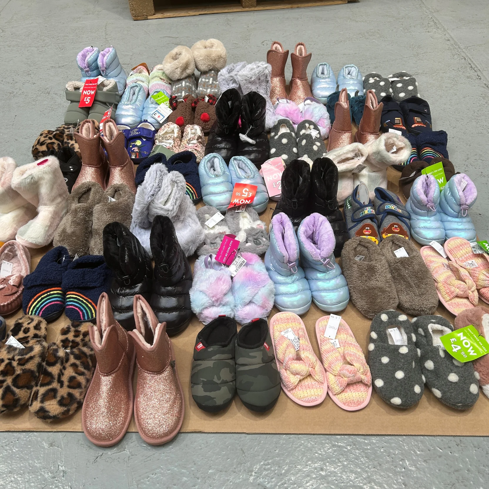 Kid’s Mixed Slippers Pallet