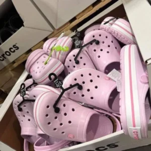 Wholesale Crocs Liquidation Pallets – 100-500+ Pairs Mixed Styles & Sizes