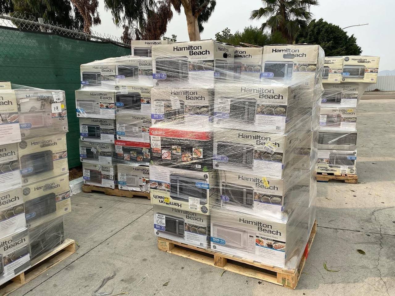 Microwave Liquidation Pallet: Assorted Countertop & Over-the-Range Units