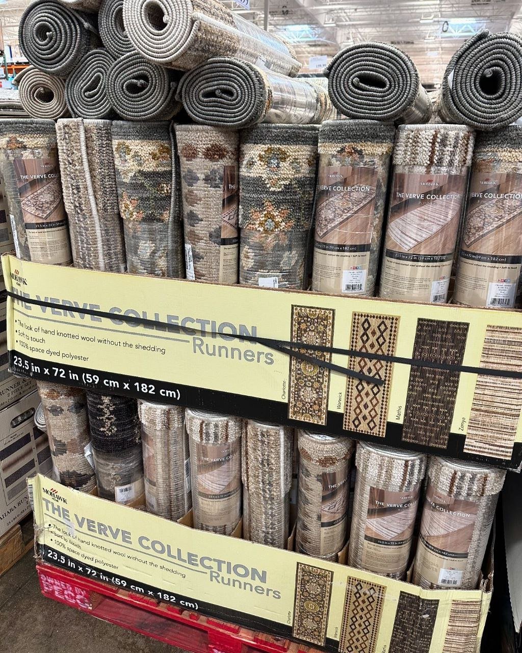 Wholesale Rugs Carpet Pallet: Assorted Area Rugs, Runners & Mats Lot
