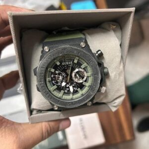 Casual Watch Wholesale Pallet: 200-Piece Assorted Fashion & Quartz Lot