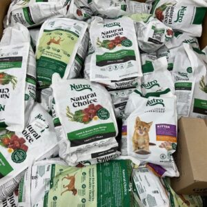 Wholesale Cat Food Pallet – 45 Bags of Overstock for Resale