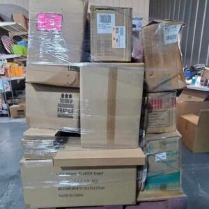 Christmas Clothes Pallet: 320+ Pieces
